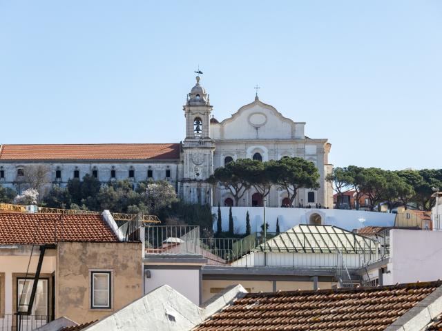 Apartamento Familiar totalmente Remodelado no Coração de Lisboa com Vista Deslumbrante!