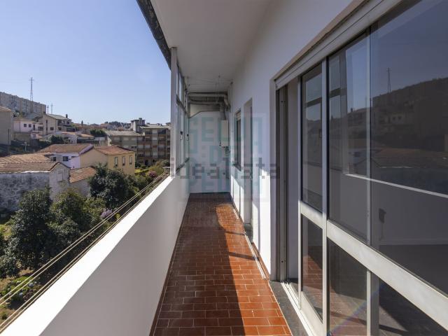 Apartamento, Fânzeres e São Pedro da Cova