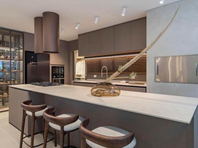 Apartamento face norte no 4º andar no Summit Batel A.Yoshi