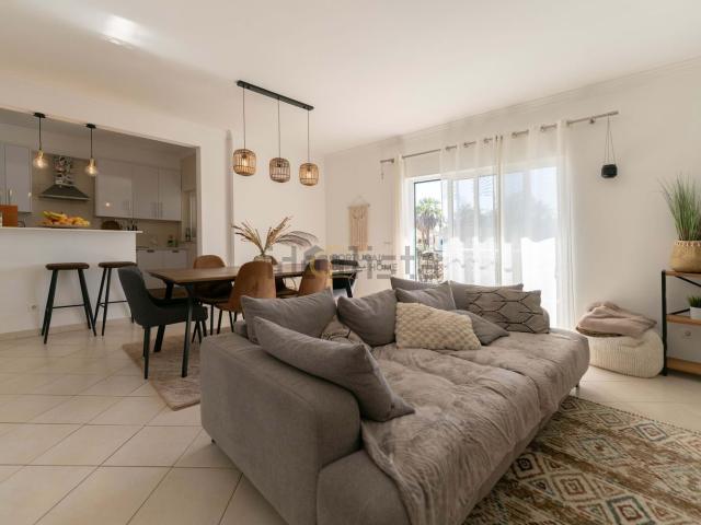 Apartamento, Ferreiras