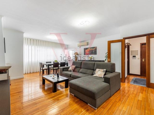 Apartamento, Ferreiros e Gondizalves