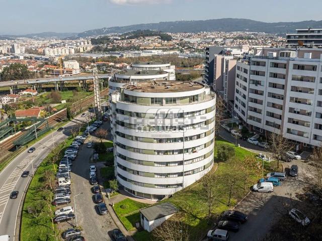 Apartamento, Ferreiros e Gondizalves