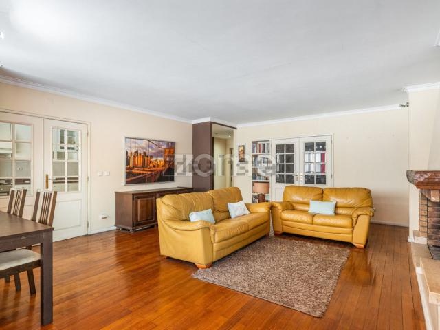 Apartamento, Ferreiros e Gondizalves