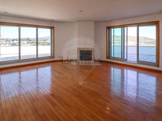 Apartamento, Ferreiros e Gondizalves