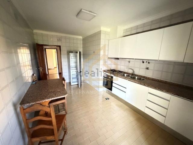 Apartamento, Ferreiros e Gondizalves