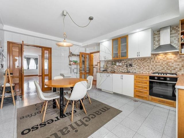 Apartamento, Ferreiros e Gondizalves