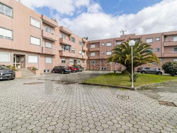 Apartamento à venda em Fiães - Cozinha equipada