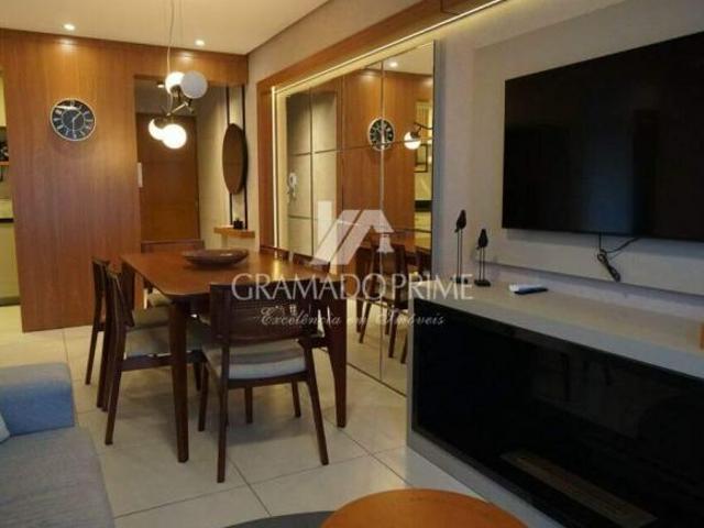 APARTAMENTO FINAMENTE MOBILIADO AO LADO DO CENTRO