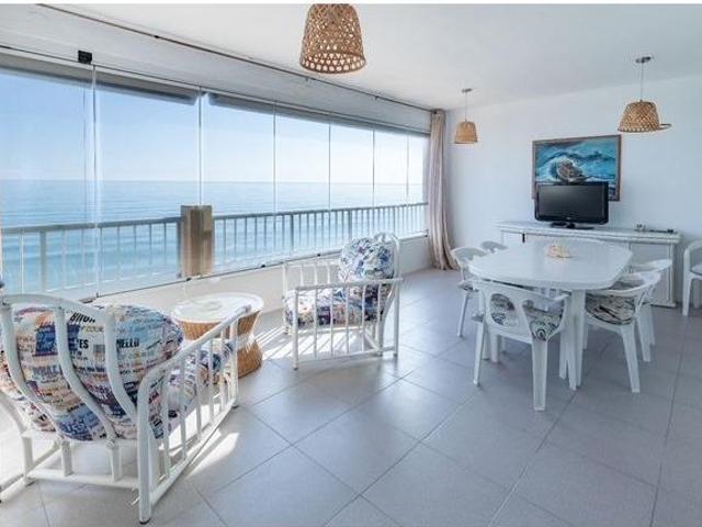 APARTAMENTO FRONTAL AL MAR Y COMPLETAMENTE REFORMADO