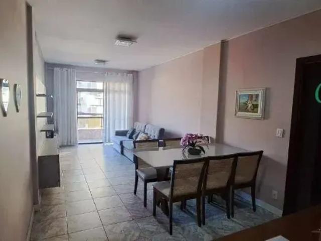 Apartamento funcional com quarto, suíte e quarto reversível e 2 vagas cobertas