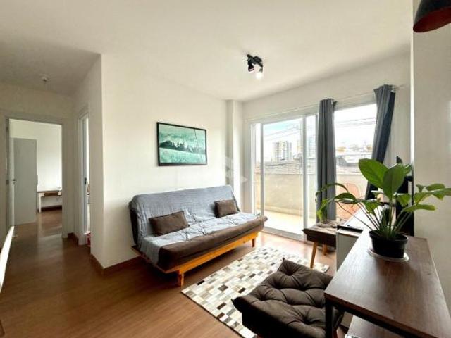 Apartamento Garden 2 dormitórios à venda em Porto Alegre | Mobiliado | Pátio privativo | 2 banheiros