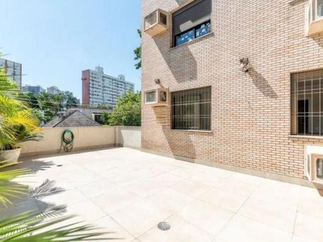 Apartamento Garden com 3 dormitórios e pátio ensolarado