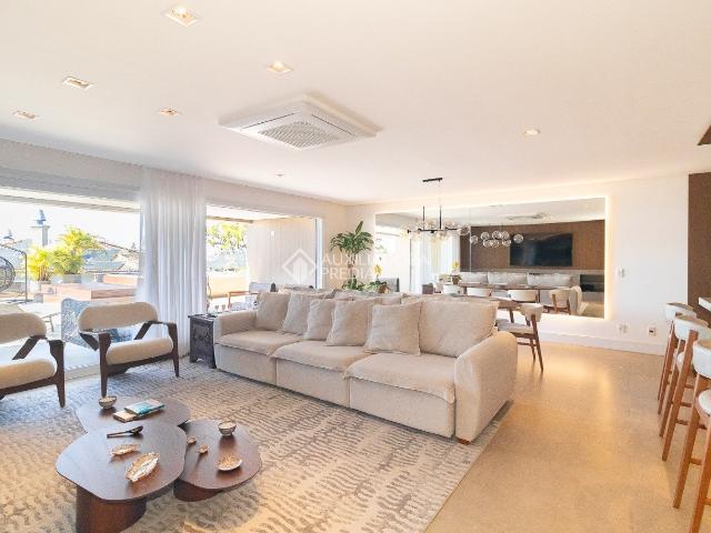 Apartamento Garden com 4 quartos e 383m² para alugar em Vila Assunção, Porto Alegre