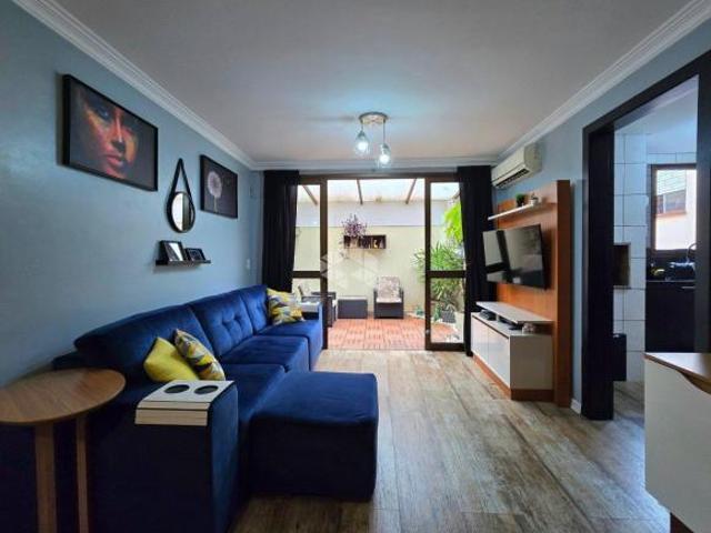 Apartamento Garden de 2 dormitórios e 1 vaga de garagem, no bairro Passo da Areia, em Porto Alegre