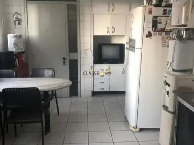 Apartamento Grande na Avenida e com Vista Mar em Piedade