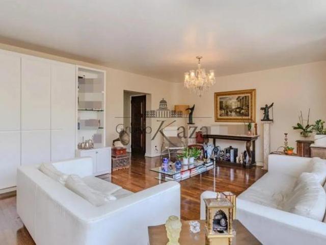 Apartamento Higienópolis 4 Dormitórios 186m²