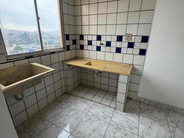 Apartamento iluminado e ventilado