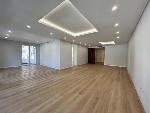 Apartamento Incrível no Coração de Carcavelos 154m² Carcavelos e Parede