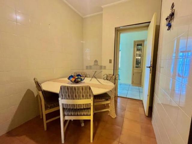 Apartamento Jardim Bela Vista 4 Dormitórios 260m²