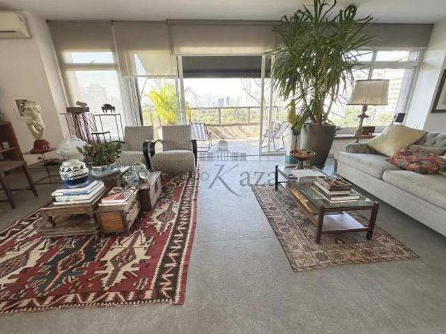 Apartamento Jardim Europa 2 Suítes 216m²