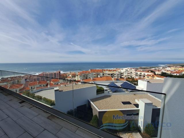 Apartamento junto ao centro da Ericeira com vista panorâmica sobre a Ericeira e o Oceano!