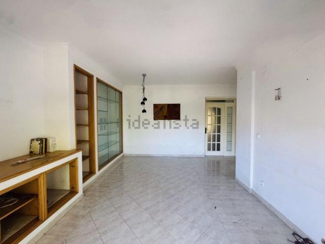 Apartamento, Laranjeiro e Feijó