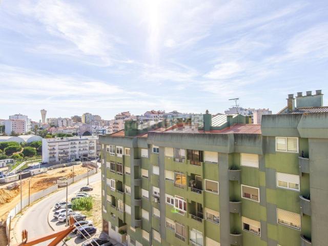 Apartamento, Laranjeiro e Feijó