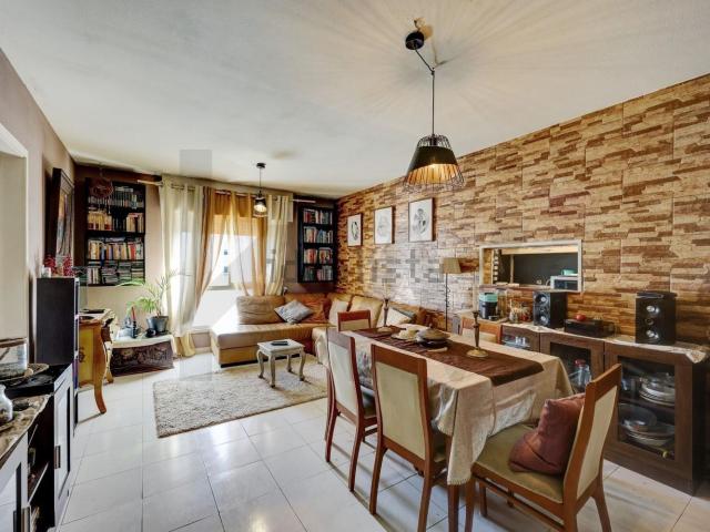 Apartamento, Laranjeiro e Feijó
