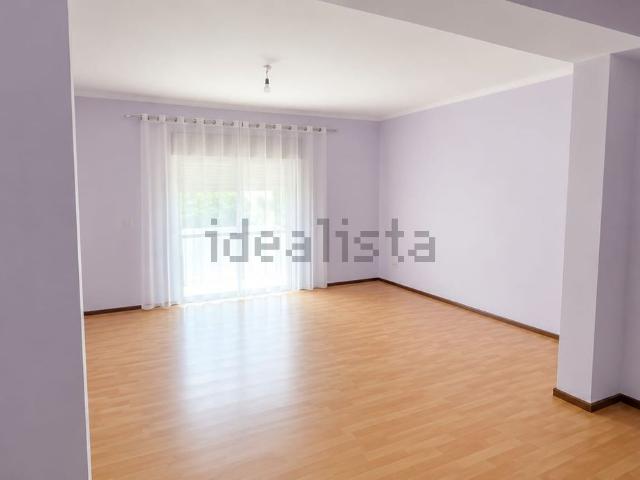 Apartamento, Laranjeiro e Feijó