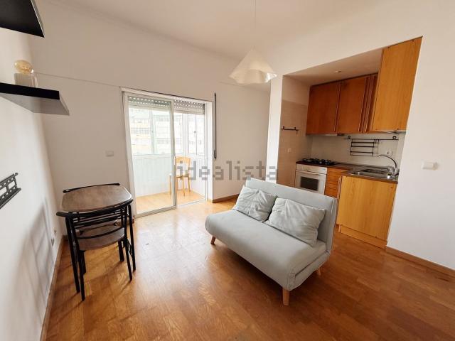 Apartamento, Laranjeiro e Feijó