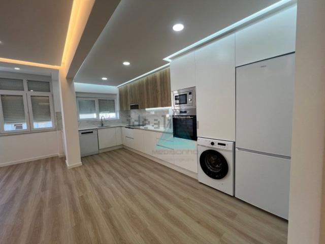 Apartamento, Laranjeiro e Feijó