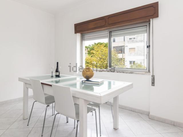 Apartamento, Laranjeiro e Feijó