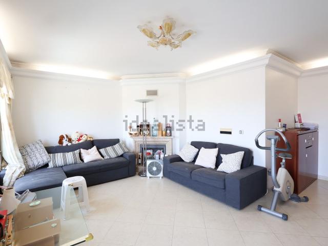 Apartamento, Laranjeiro e Feijó