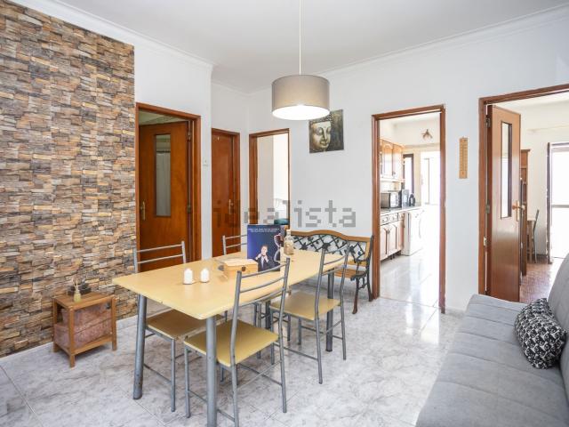 Apartamento, Laranjeiro e Feijó