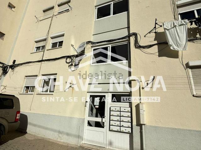 Apartamento, Laranjeiro e Feijó