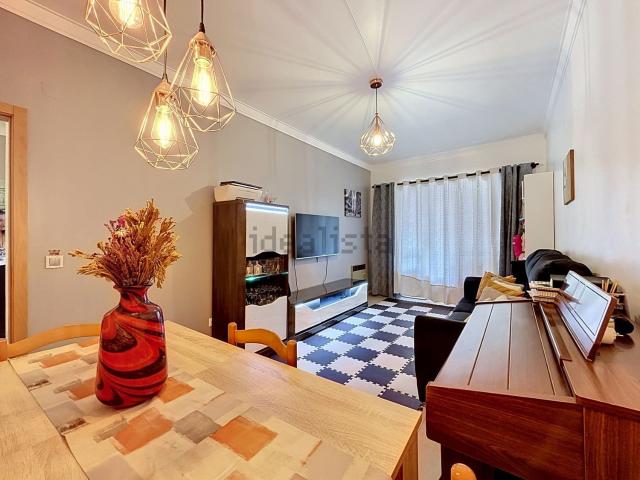Apartamento, Laranjeiro e Feijó