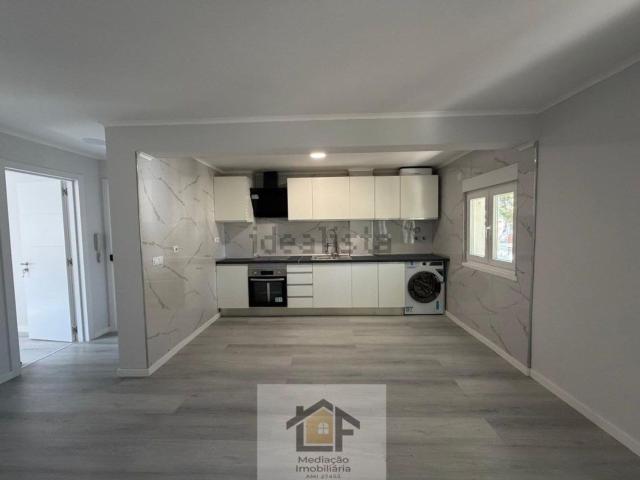 Apartamento, Laranjeiro e Feijó