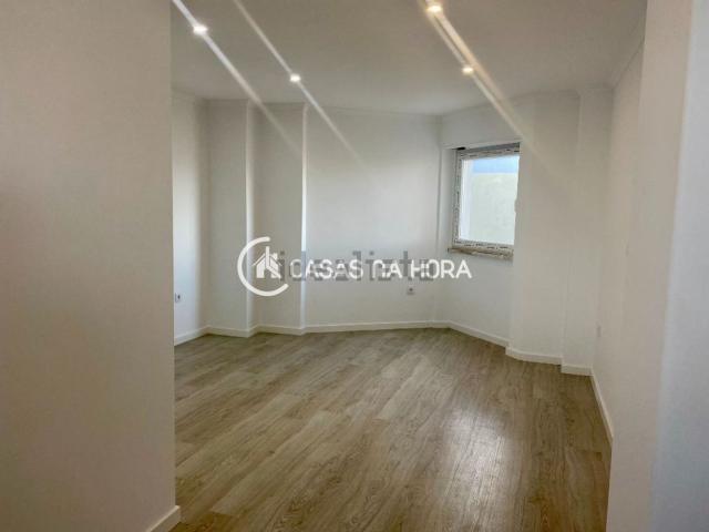 Apartamento, Laranjeiro e Feijó