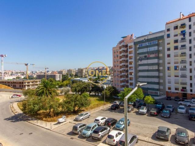 Apartamento, Laranjeiro e Feijó