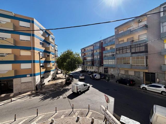 Apartamento, Laranjeiro e Feijó