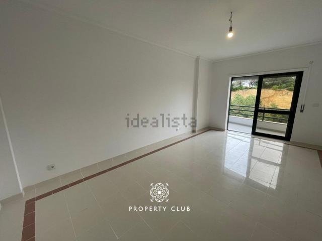Apartamento, Laranjeiro e Feijó