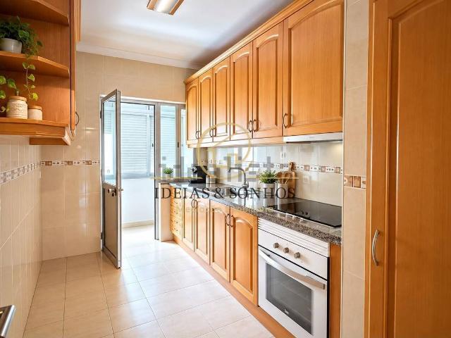 Apartamento, Laranjeiro e Feijó