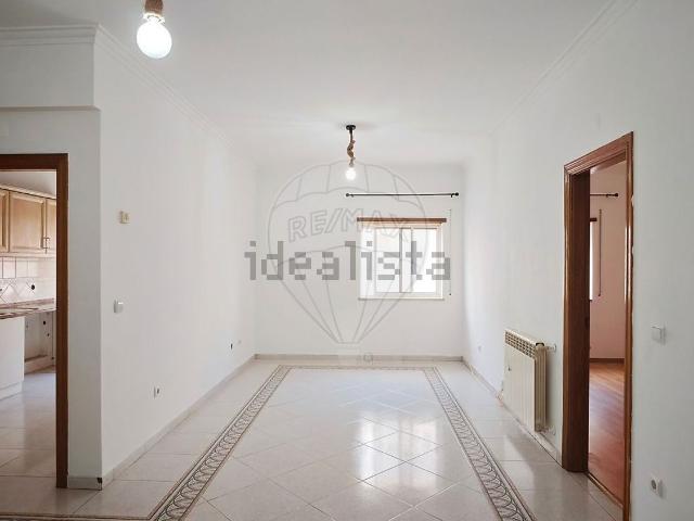 Apartamento, Laranjeiro e Feijó
