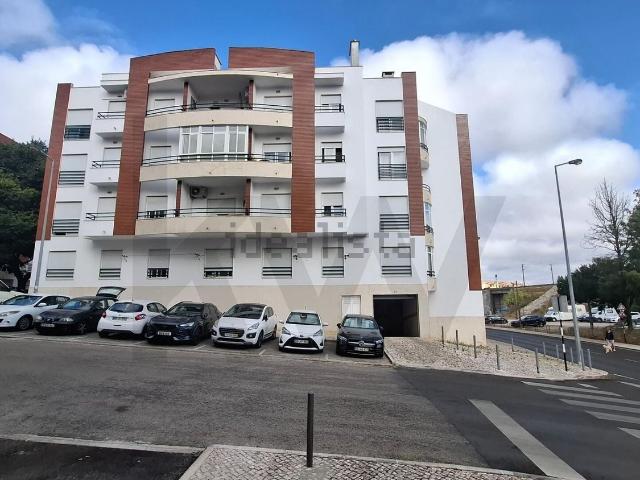 Apartamento, Laranjeiro e Feijó