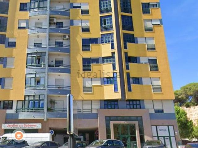 Apartamento, Laranjeiro e Feijó