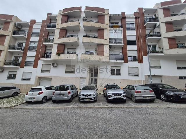 Apartamento, Laranjeiro e Feijó