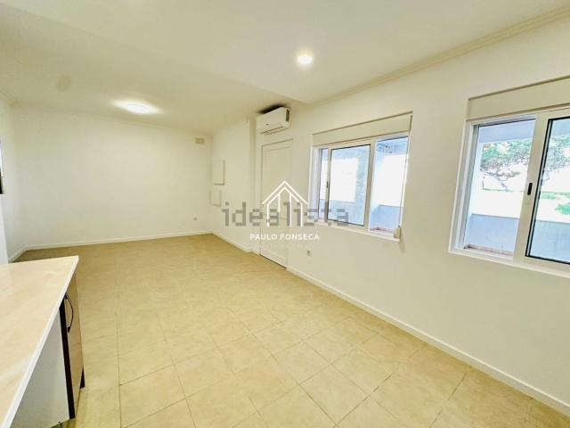 Apartamento, Laranjeiro e Feijó