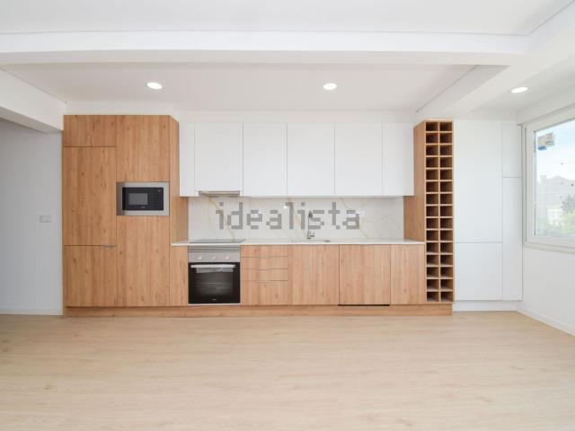 Apartamento, Laranjeiro e Feijó
