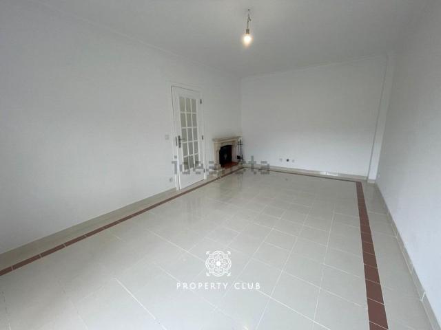 Apartamento, Laranjeiro e Feijó
