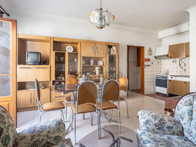 Apartamento, Laranjeiro e Feijó